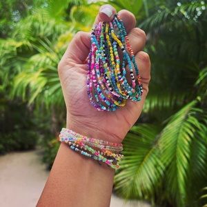 Set of 10 colorful stretchy beaded bracelets